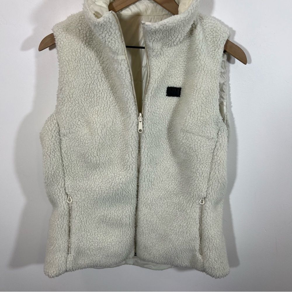 Women’s Helly Hansen reversible Lifaloft vest | Size M - Picture 12 of 15